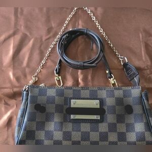 Eva Style Crossbody Pochette Wristlet  (READ DESCRIPTION)